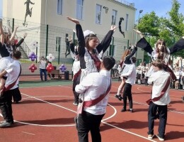 26 мая в образовательных учреждениях Инкермана прозвенел Последний звонок — особый и трогательный праздник, символизирующий завершение важного этапа школьной жизни, наполненного знаниями, дружбой, достижениями и первыми серьёзными победами.