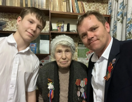 🎖 В Инкермане поздравили детей войны с Днём Победы 